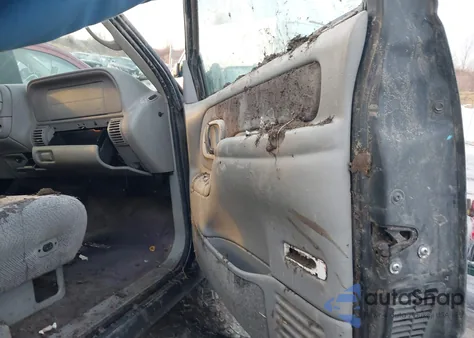 1997 Chevrolet K1500 Fleetside z USA, uszkodzony, nr VIN 1GCEK14R7VZ220768